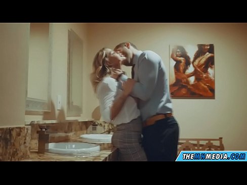 ❤️ Kad te prsata plavuša zavede u javnom zahodu ❌ Super porno u pornografiji hr.pornoklinge.ru